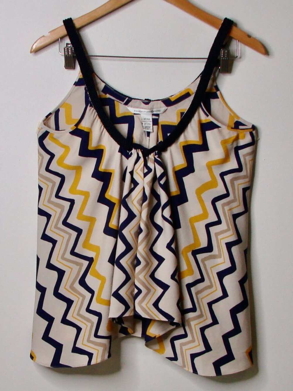 DVF Diane Von Furstenberg Marlette Silk Tank Top Cami Blouse Flowy Dressy 8